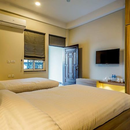 Roomy Crossroads Hotel, Peshawar Extérieur photo