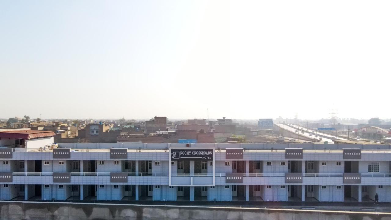 Roomy Crossroads Hotel, Peshawar Extérieur photo