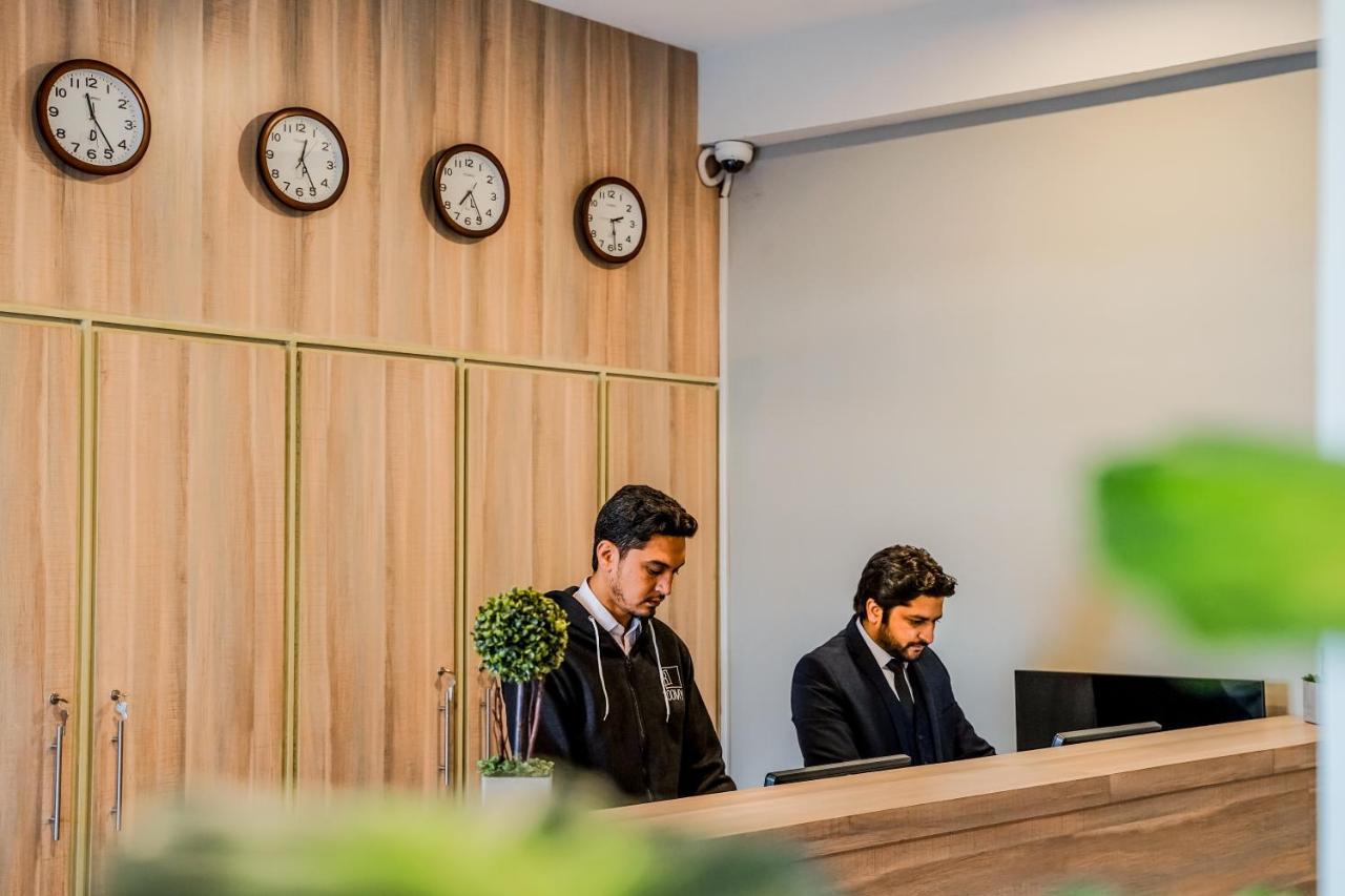 Roomy Crossroads Hotel, Peshawar Extérieur photo