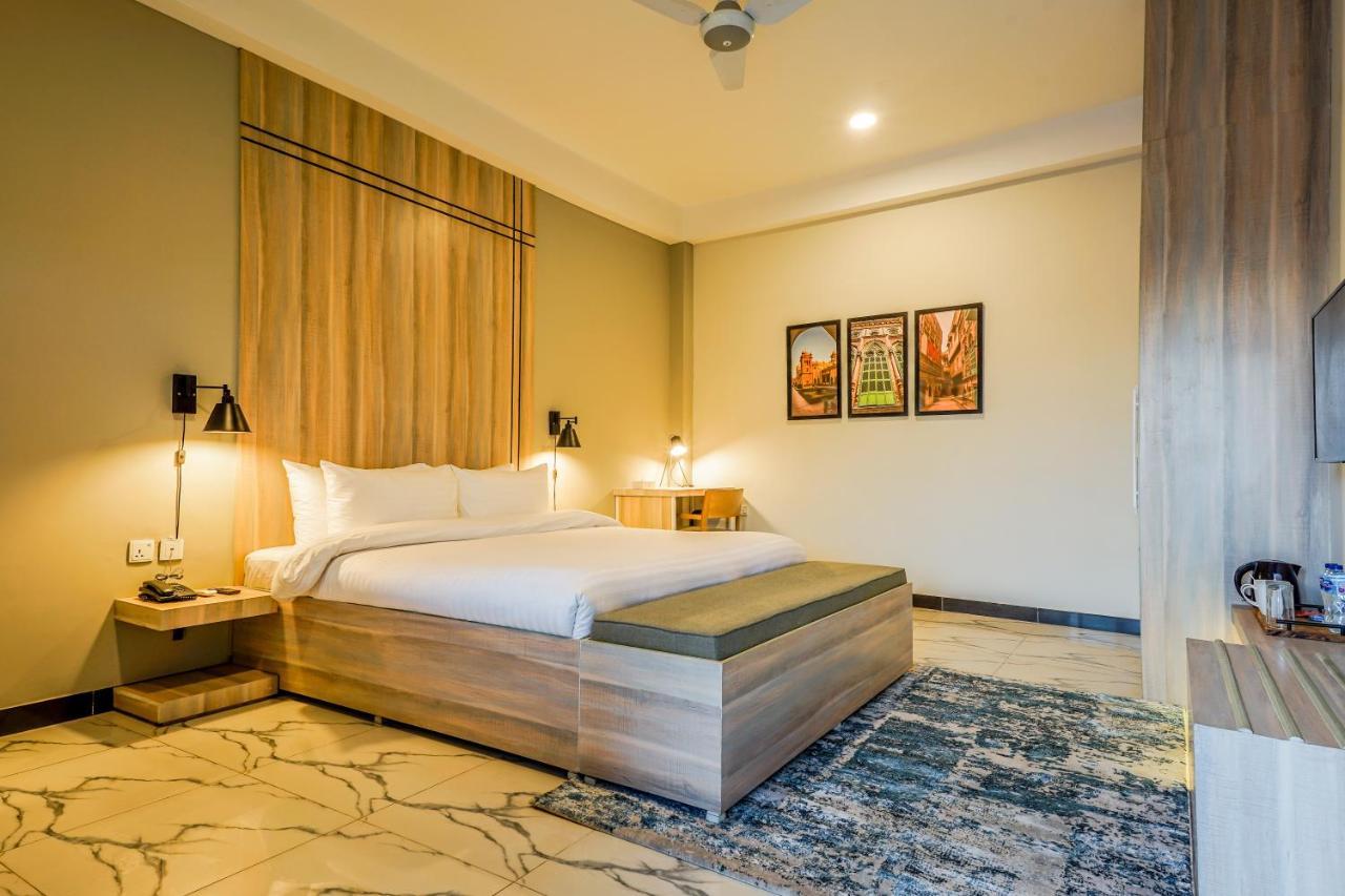 Roomy Crossroads Hotel, Peshawar Extérieur photo