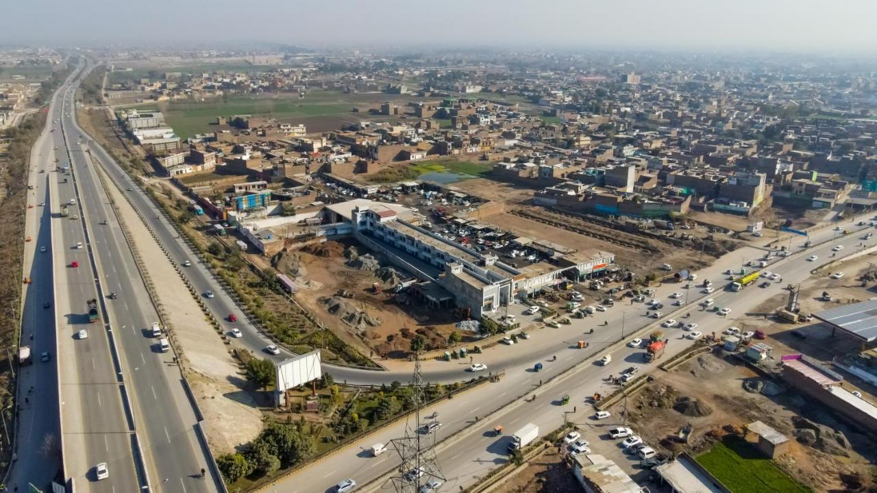 Roomy Crossroads Hotel, Peshawar Extérieur photo