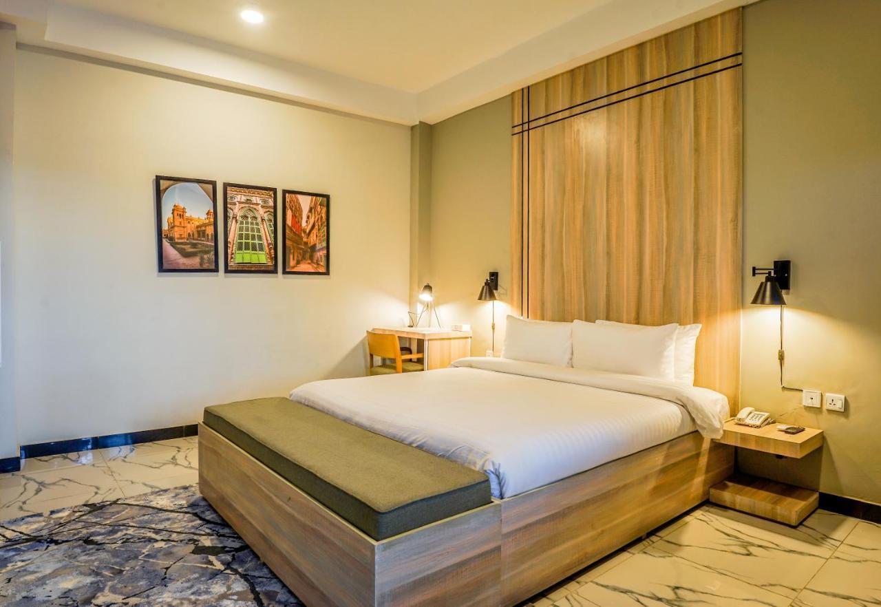 Roomy Crossroads Hotel, Peshawar Extérieur photo