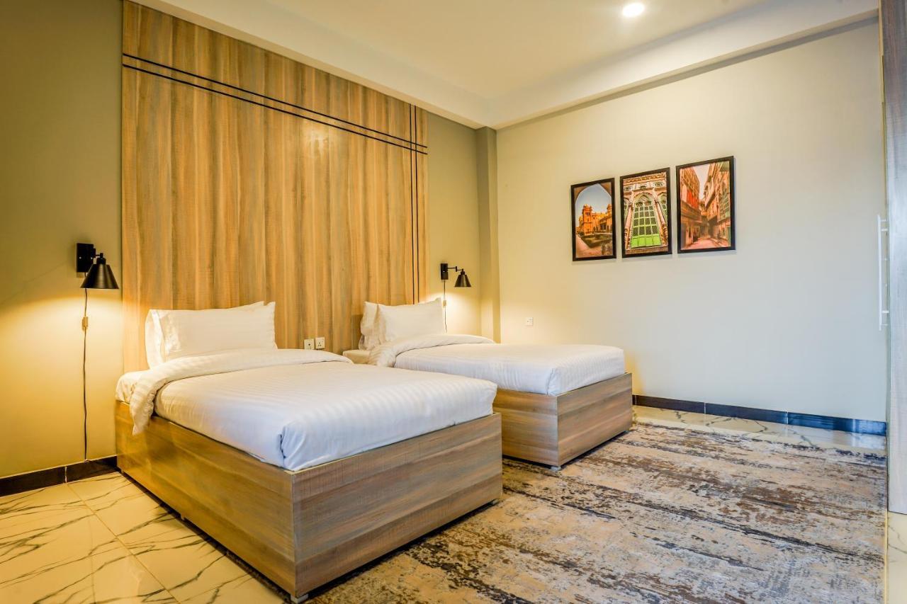 Roomy Crossroads Hotel, Peshawar Extérieur photo