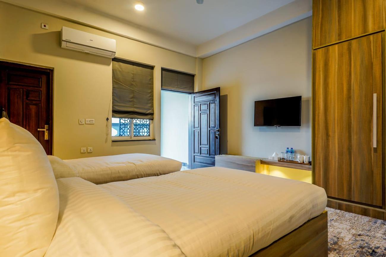 Roomy Crossroads Hotel, Peshawar Extérieur photo