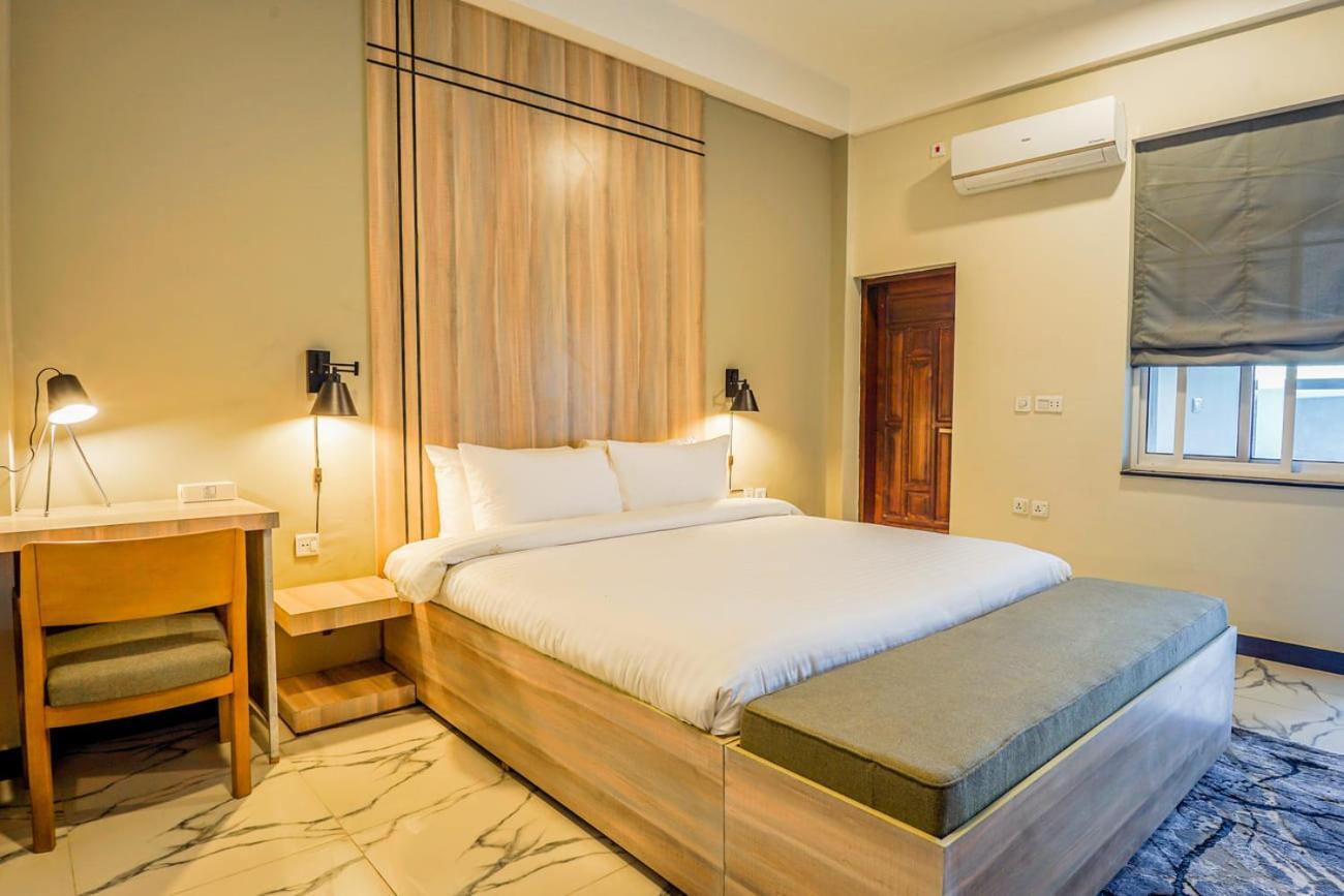 Roomy Crossroads Hotel, Peshawar Extérieur photo