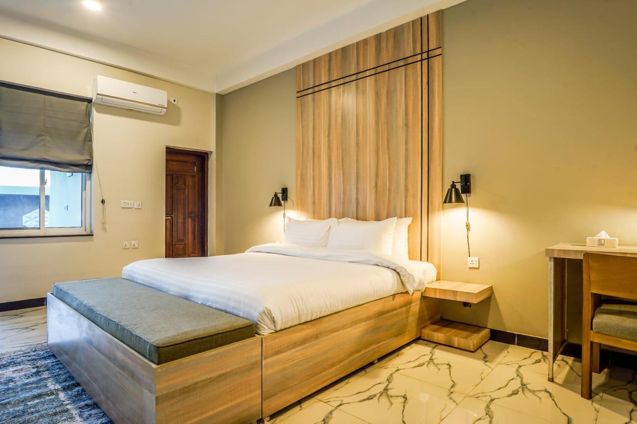 Roomy Crossroads Hotel, Peshawar Extérieur photo