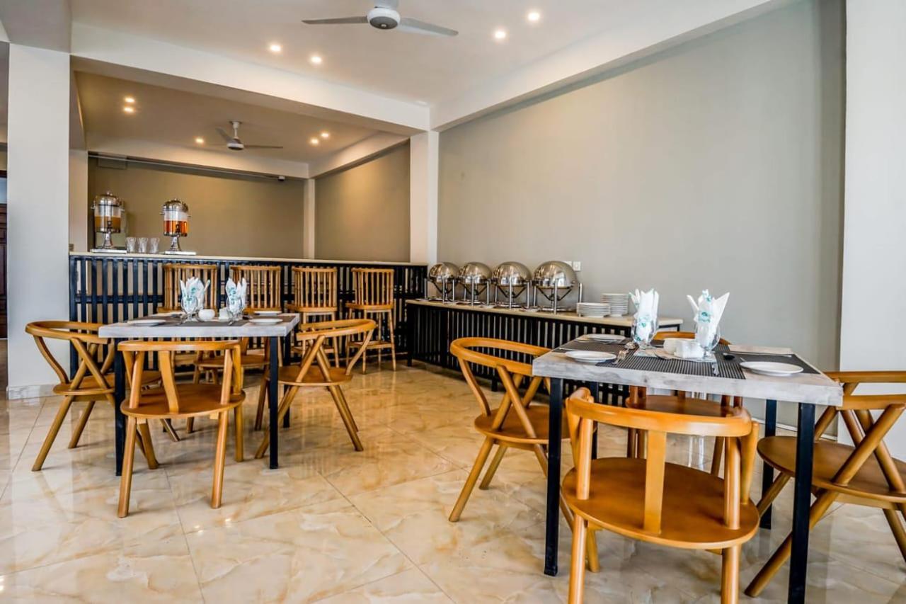 Roomy Crossroads Hotel, Peshawar Extérieur photo