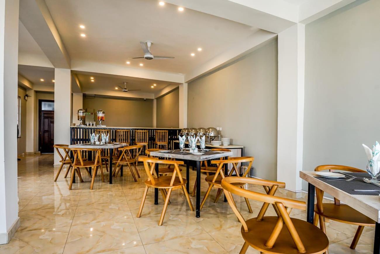 Roomy Crossroads Hotel, Peshawar Extérieur photo